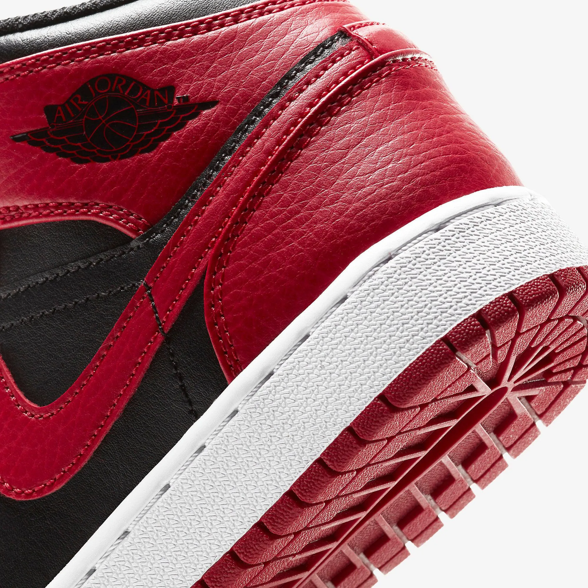 (GS) Air Jordan 1 Mid 'Banned' (2020) 554725-074